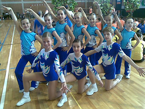 A RITMUS SPORTAEROBIC CLUB "B" kategóriás versenyzői