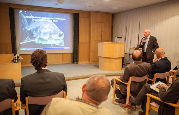 Hozzászóló a Halászati Tudományos Tanácskozáson