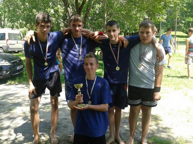 Az 1. helyezett csapat