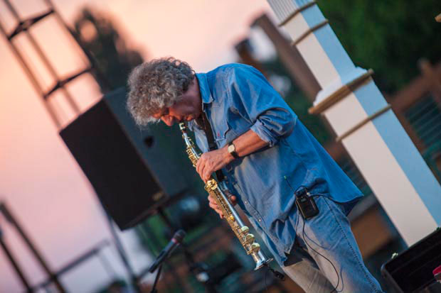 Dés László az interneten