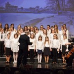 A Szarvasi Kamarazenekar és a Chován kórusa