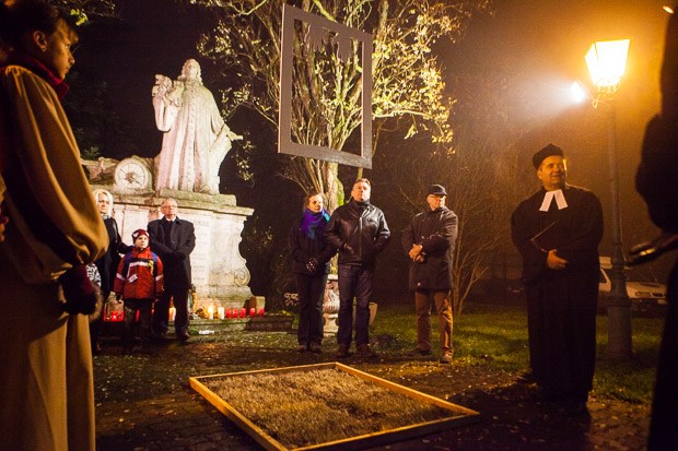 Megemlékezés Tessedik Sámuel szobránál