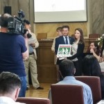 Tóth Tímea átveszi a díjat