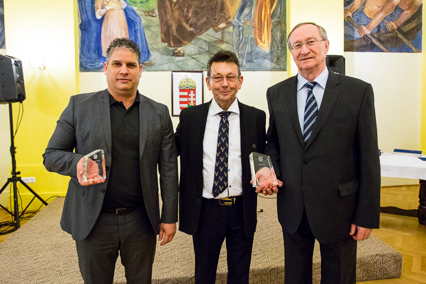 Molnár András, a Szarvasi Vas-Fémipari Zrt. gyárigazgatója, Babák Mihály polgármester és Erdélyi István, a Gallicoop Zrt. elnök-vezérigazgatója (Fotó: Babák Zoltán)