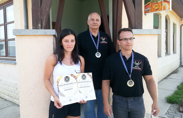 Csanálosi Laura, Bencsik Mihály (középen) és Bencsik Attila