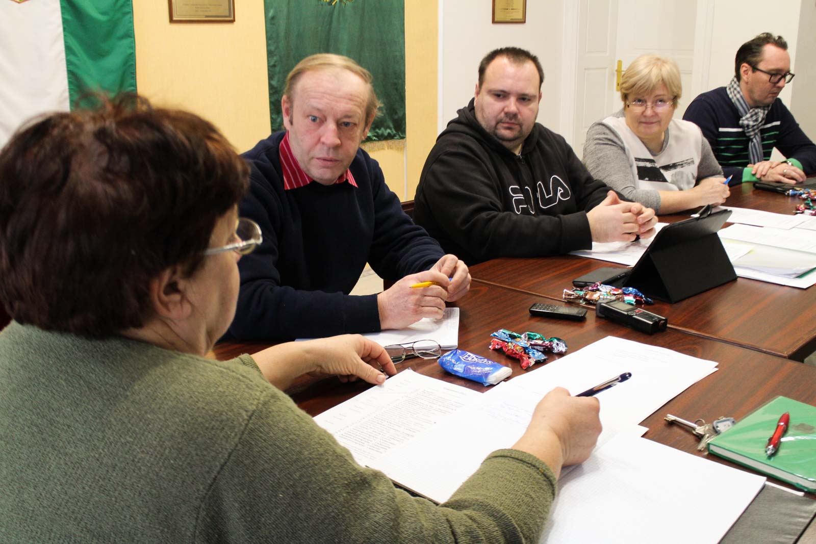Molnár József polgármester, Válkovszki Mihály, a szlovák önkormányzat elnöke, és Kasikné Csík Zsuzsanna jegyző (Fotó: Hegedűs Éva)