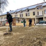 Az egyesület tagjai szintező alapozást végeznek