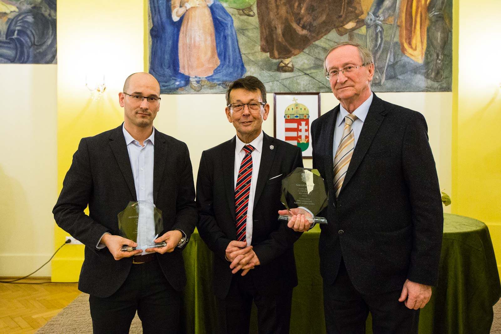 Nagy Gergely, a Pioneer Hi-Bred Zrt. vezetője, Babák Mihály polgármester és Erdélyi István , a Gallicoop Pulykafeldolgozó Zrt. elnök-vezérigazgatója