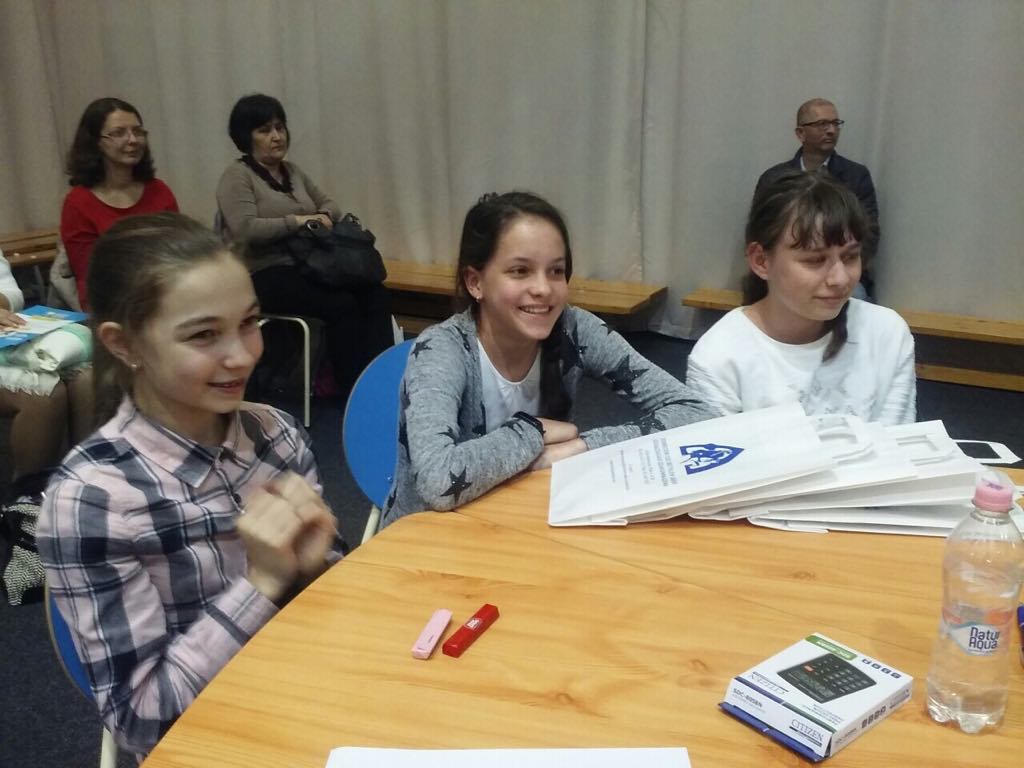 Aranyagyú Lámák csapata: Szpisjak Zsófia, Bozán Hanna és Gál Zsófia