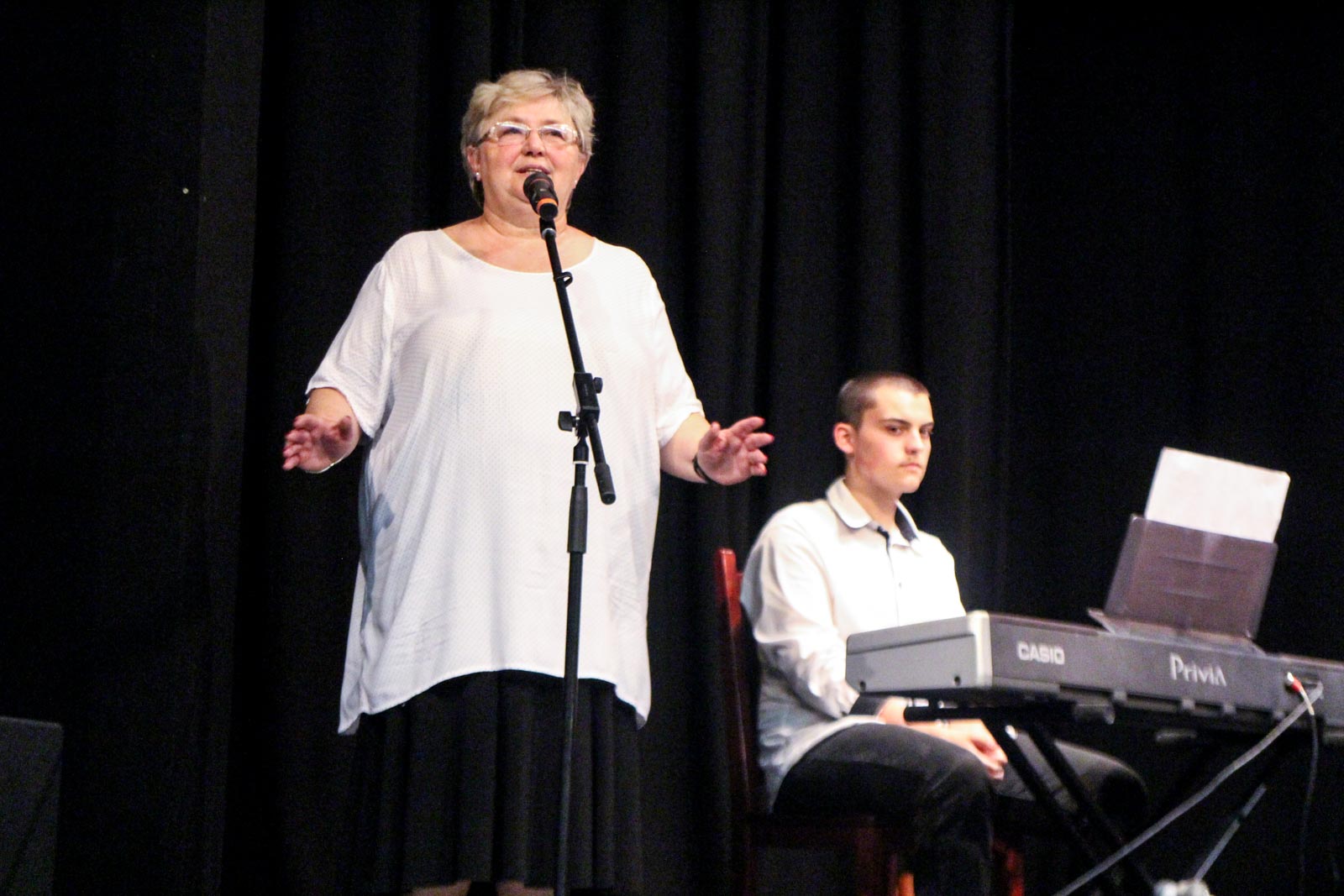 Brachna Irén, mögötte Sebők László (Fotó: Hegedűs Éva)