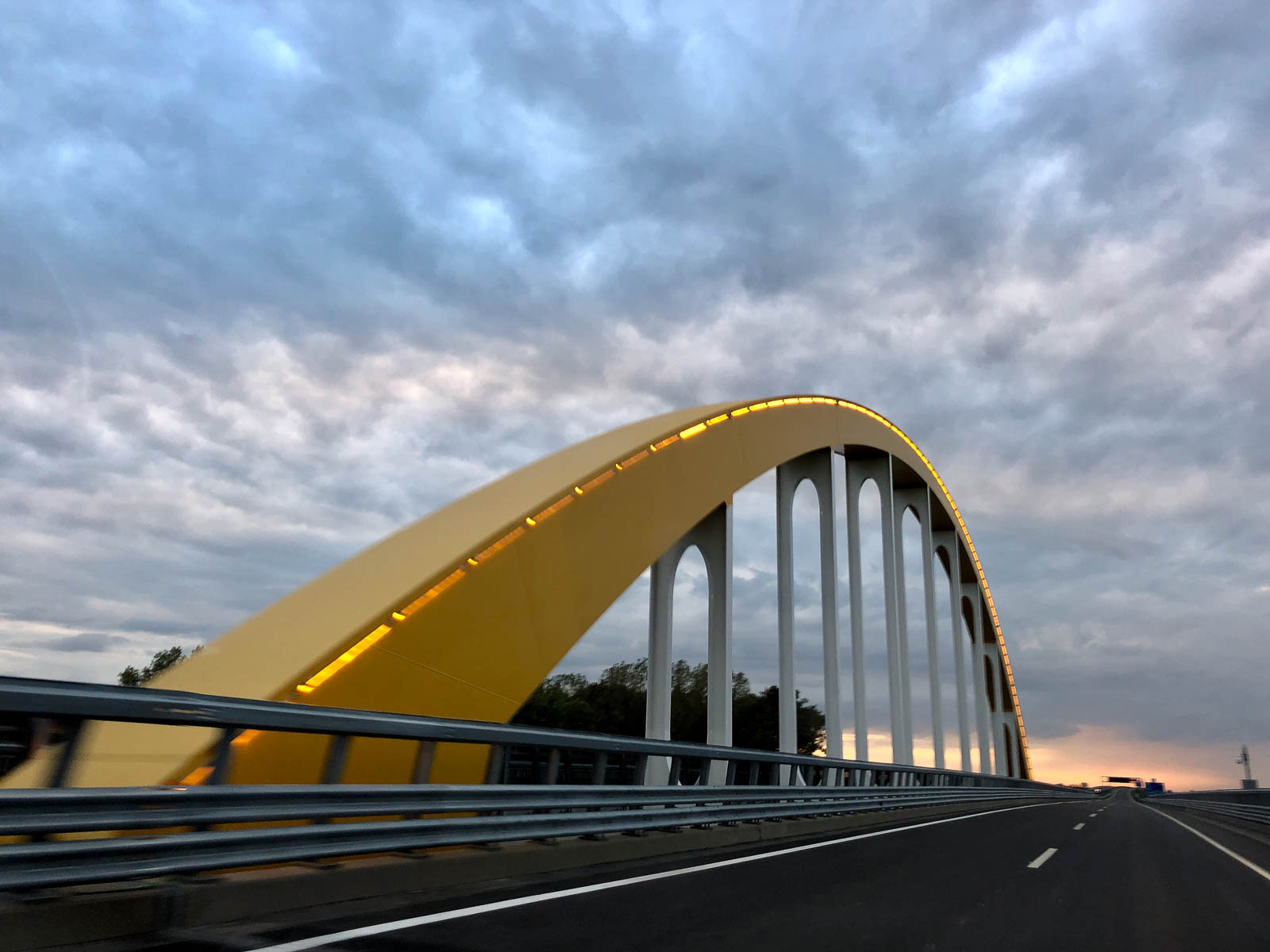 Az M44 kunszentmártoni hídja (Fotó: Babák Zoltán)