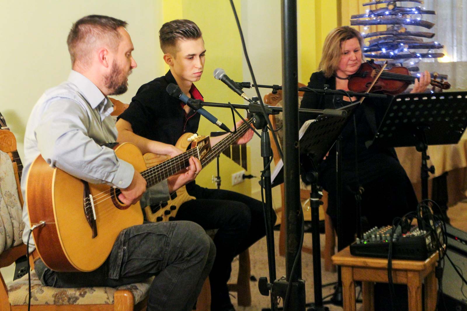 Az ART zenekar (Molnár János, Nánási Attila, Czibulya Zsuzsanna (Fotó: Hegedűs Éva)