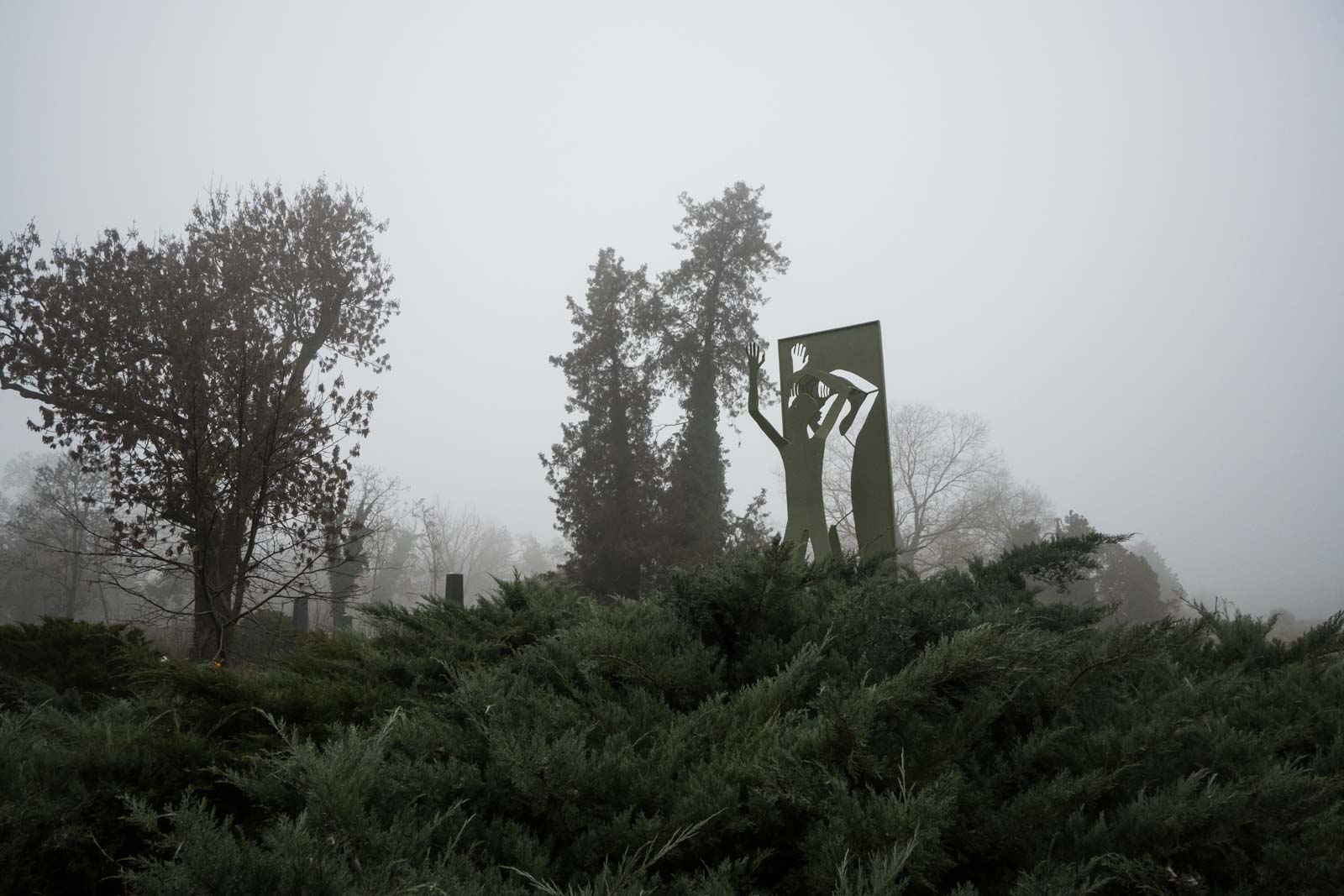 Amikor a lélek elhagyja a testet – Kepenyes Pál alkotása az Ótemetőben (Fotó: Babák Zoltán)