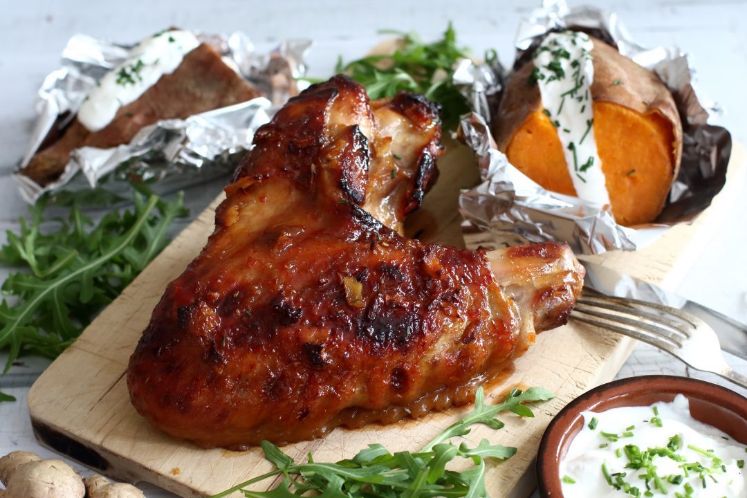 Ragacsos gyömbéres pulykaszárny fóliában sült édesburgonyával (Fotó: Gallicoop)