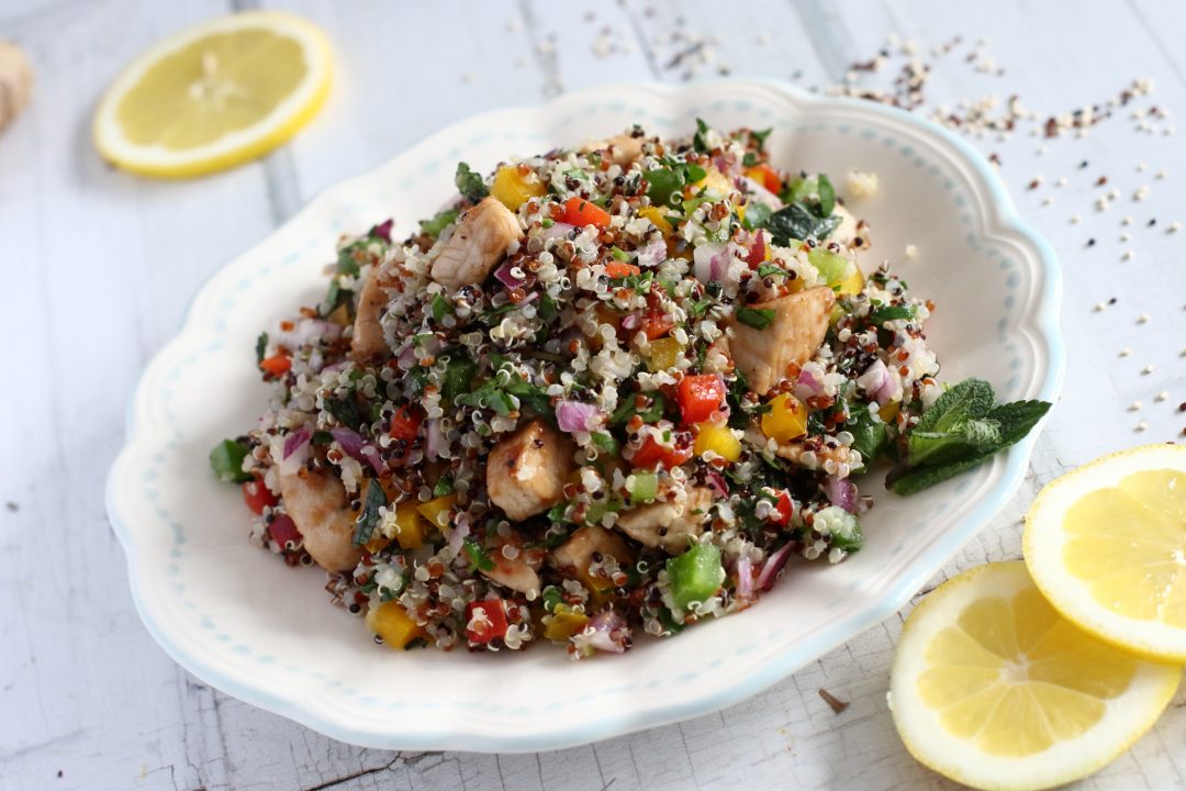 Mentás quinoa saláta fokhagymás pulykamellkockákkal (Fotó: Gallicoop.hu)