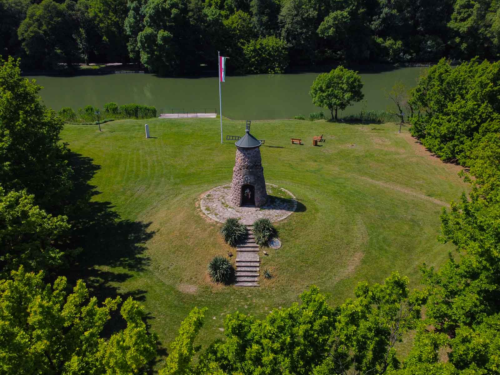 Szarvas, trianoni emlékmű (Fotó: Babák Zoltán)