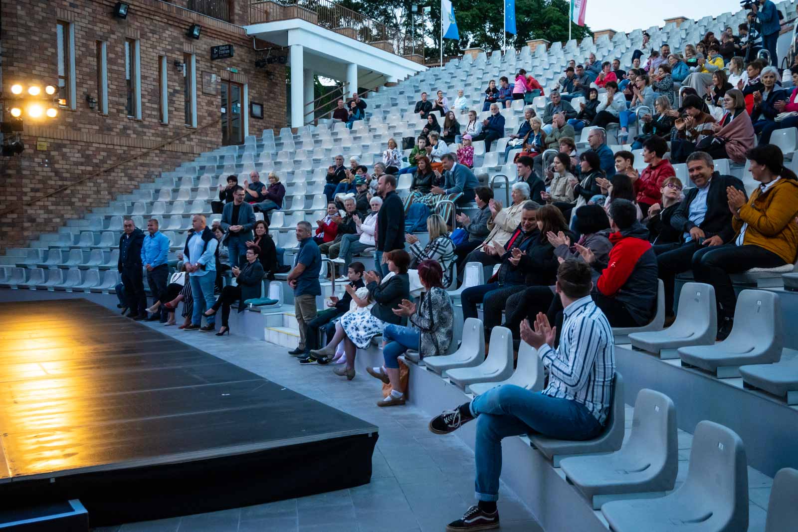 A taps a mentősöknek szólt tegnap este (Fotó: Babák Zoltán)