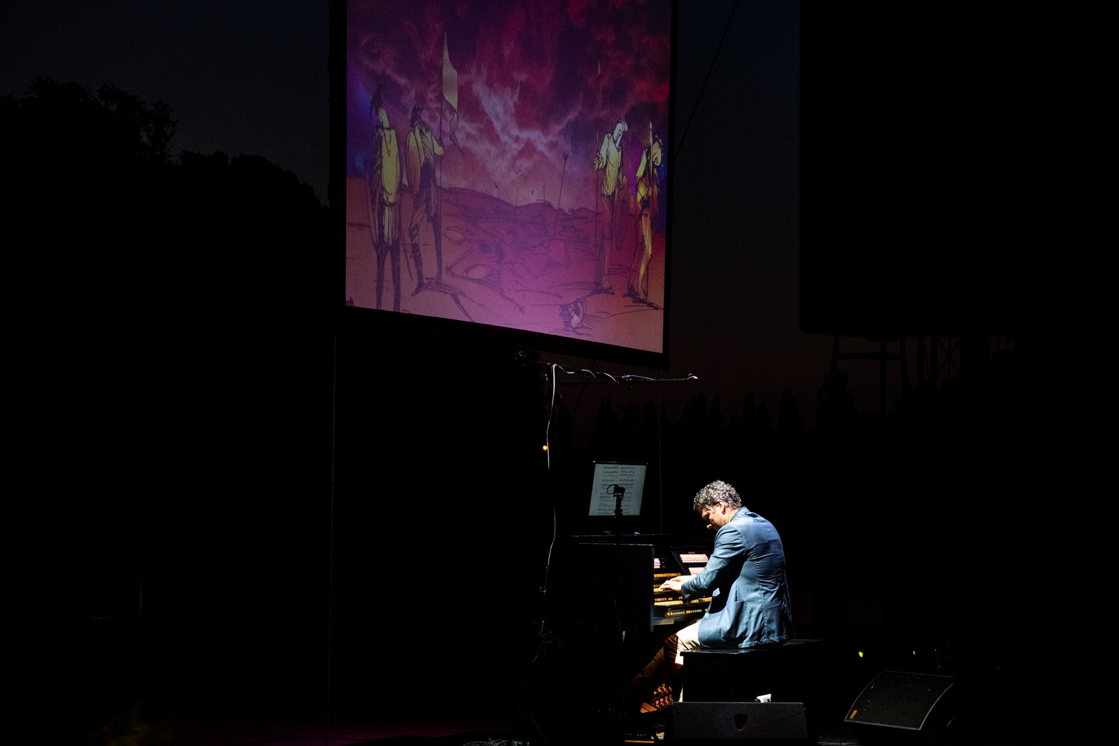 Az orgonánál Rákász Gergely (Fotó: Babák Zoltán)