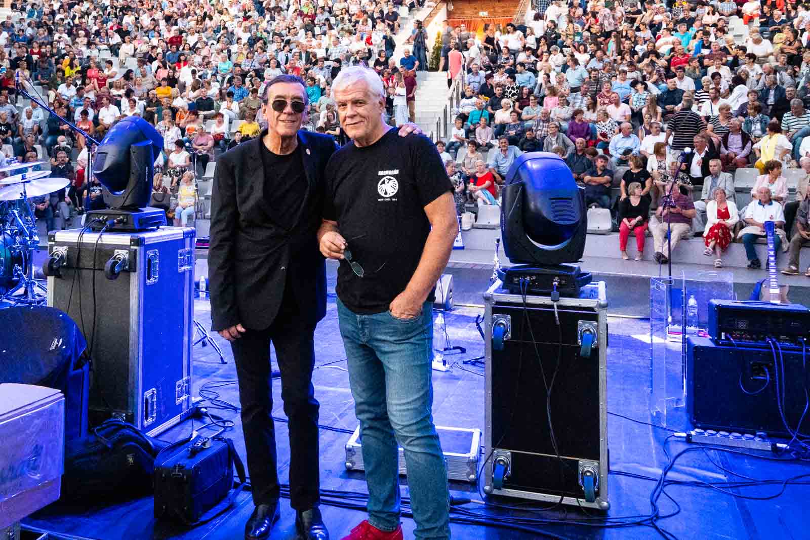 Koltay Gergely és Koltay Gábor 2020. július 23-án a Kormorán koncertje előtt a Szarvasi Vízi Színházban (Fotó: Babák Zoltán)