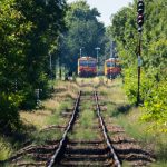 Két BZMOT motorvonat áll 2020. augusztus 2-án a szarvasi vasútállomáson (Fotó: Babák Zoltán)