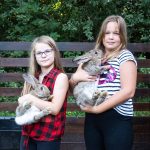 Kovács Nóri és Tusjak Emma rendszeres látogatói a Körösvölgyi Állatparknak (Fotó: Babák Zoltán)