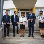 Simon István Tamás kancellár, Babák Mihály polgármester, Kovács Zsuzsanna főigazgató, Dankó Béla országgyűlési képviselő és Ozsváth Zsuzsanna a Székely kollégiumának ünnepélyes átadóján (Fotó: Babák Zoltán)