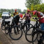 A kompra várva ismerkedés az e-bike-okkal (Fotó: Babák Zoltán)
