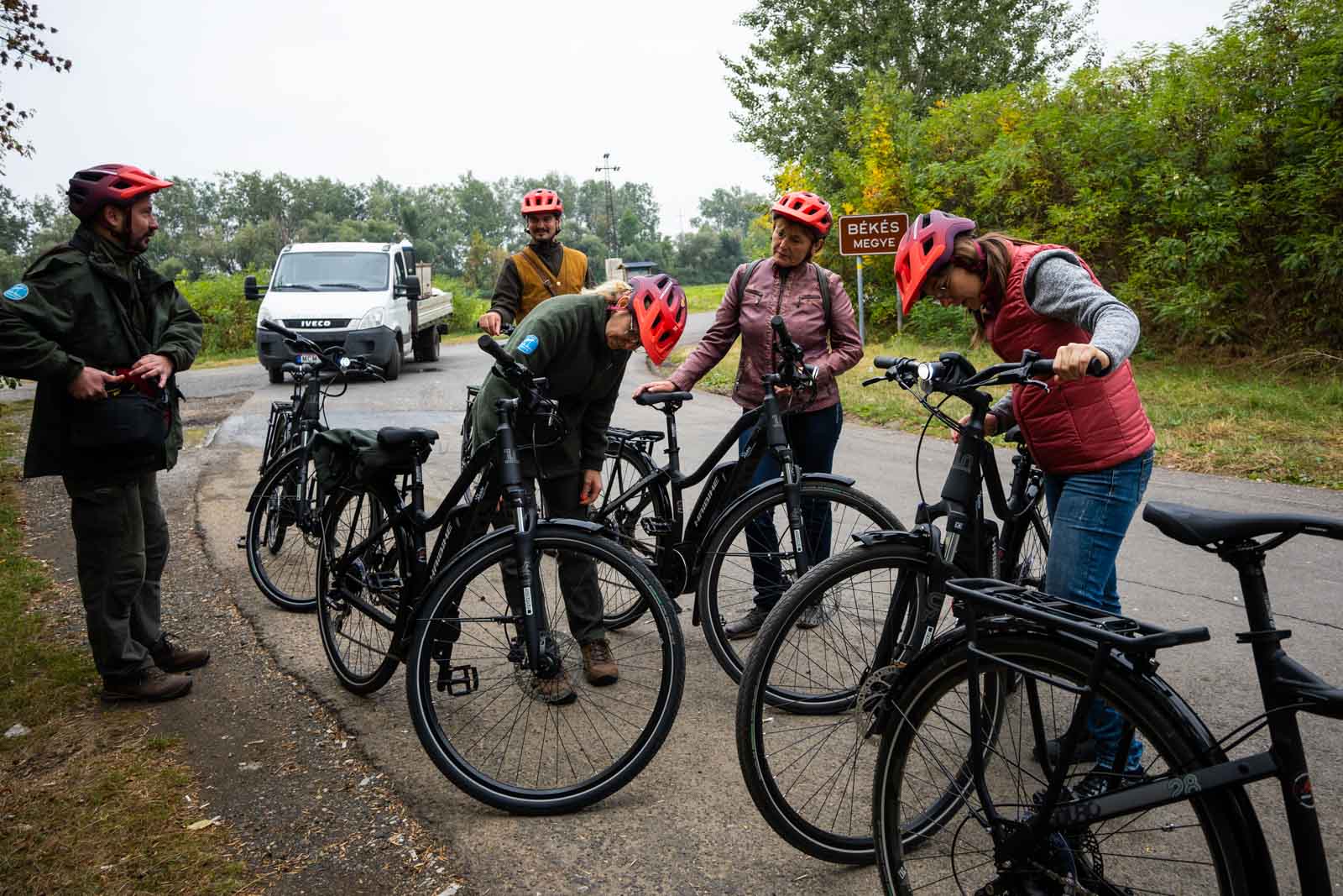 A kompra várva ismerkedés az e-bike-okkal (Fotó: Babák Zoltán)