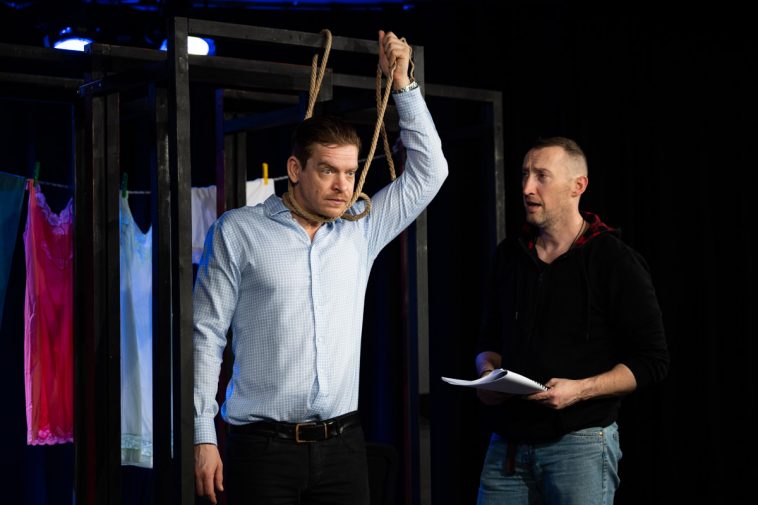 Boronyák Gergely és Timkó János a Hurok két személyre című tragikomédiában