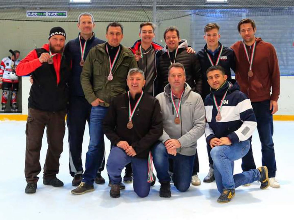 A szarvasi jégkoroncsapat