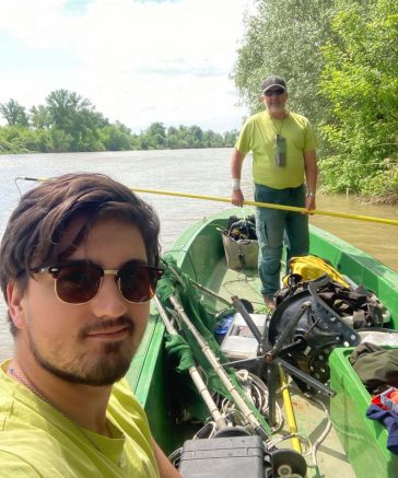 Sallai Márton és a háttérben édesapja, Sallai Zoltán