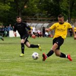 Takács Márk második, a Nagyszénás negyedik gólját lövi