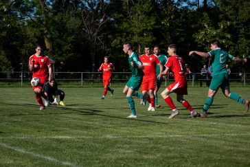 Endrefalvi Erik kapufájából visszaérkező labdát Gyurik Dániel lövi a hálóba (Fotó: Babák Zoltán)