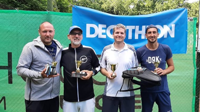 A torna négy dobogósa. Eckert Roland a jobb szélen