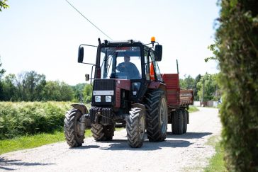 Épül az út a Siratói üdülősoron