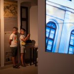 Látogatók a Tessedik Sámuel Múzeumban a Múzeumok éjszakáján