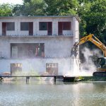 Bontják az önkormányzati üdülőt