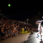 Bűvös tojás után labdák a gyerekközönségnek