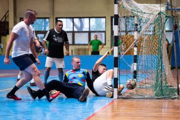 Ezt gólt a játékvezető a kapus akadályoztatása miatt nem adta meg a játékvezető a farmereknek a huligánok ellen