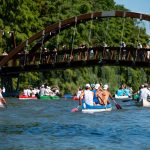 24. Szarvasi Kenumaratonon mezőnye a rajtot követően