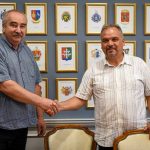 Csasztvan András, a Cervinus Teátrum ügyvezetője és Zalai Mihály, a Békés Megyei Önkormányzat elnöke