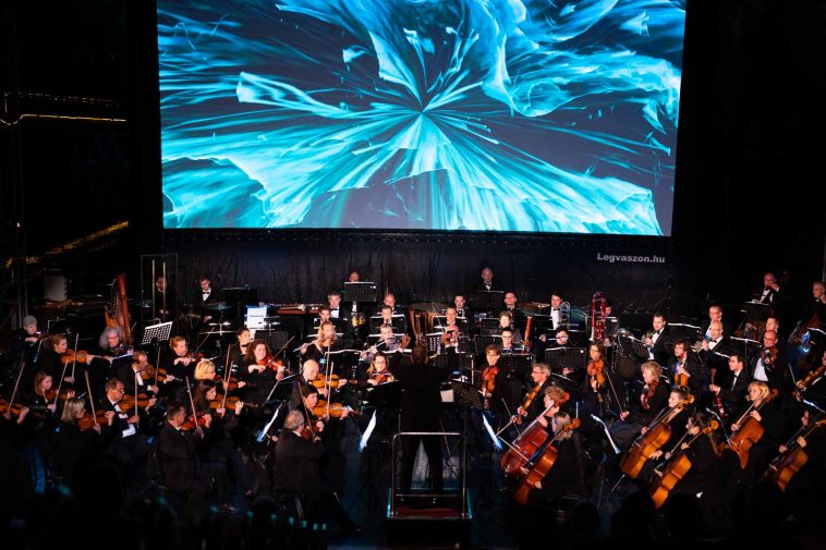 A Szegedi Szimfonikus Zenekar a Szarvasi Vízi Színházban 2021. augusztus 27-én