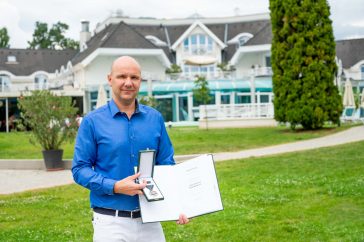 Bogdán Tamás, a Liget Wellness és Konferencia Hotel vezetője a Magyar Ezüst Érdemkereszt kitüntetéssel