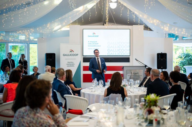 Muzsek András, a Gallicoop vezérigazgatója a vállalat stratégiáját vázolja a vendégek számára