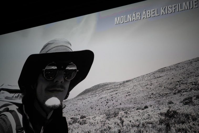 Molnár Ábel a vetítővásznon