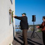 Megemlékezők a szentandrási duzzasztónál