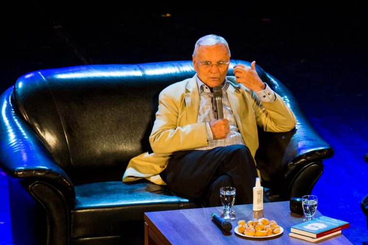 Dr. Misur György (1933–2021) ny. diplomata a Szarvasi Vízi Színházban 2019. július 8-án