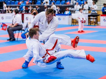 Frankó Dániel kékben