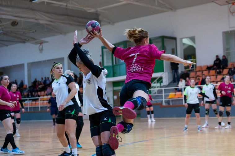 Németh Kata (fehér) és Buzási Orsolya (7-essel) egyik párharca