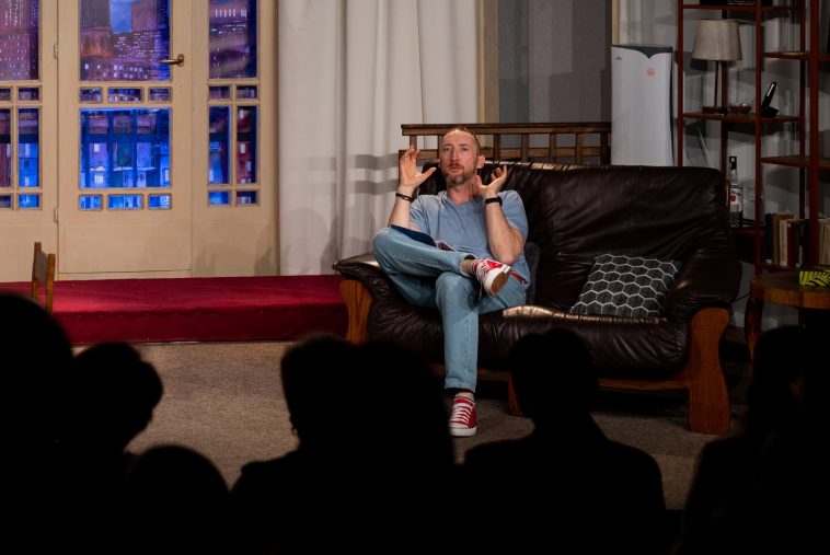 Timkó János a Furcsa pár ősbemutatóján 2021. december 17-én